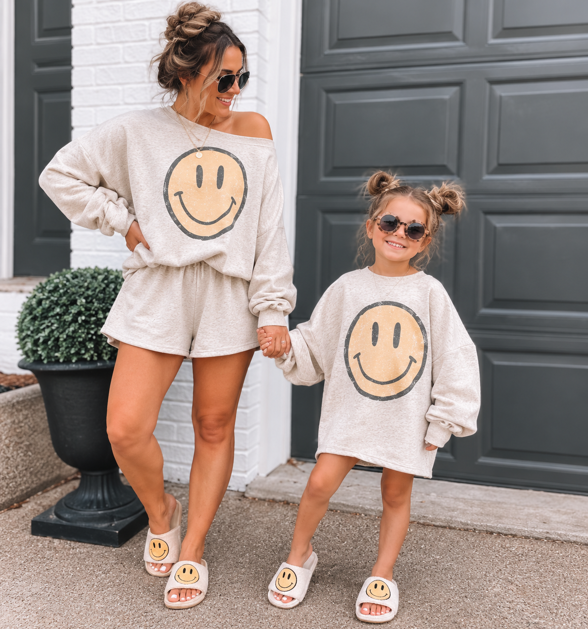 Mama + Mini Smiley Sweatshirt